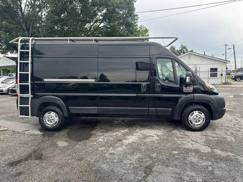 Used 2017 RAM ProMaster 2500 w/ Premium Appearance Group FWD image 4