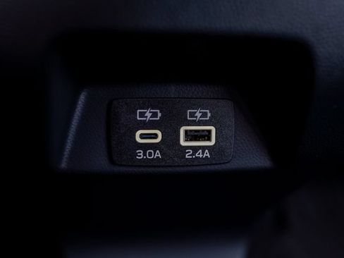 Certified 2025 Subaru Crosstrek 2.5i Premium AWD/4WD image 21