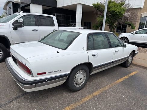 Used 1993 Buick Park Avenue FWD image 3