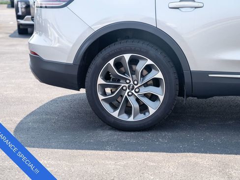 Used 2021 Lincoln Nautilus Reserve w/ Class II Trailer Tow Package image 9