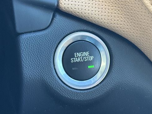 Used 2020 Chevrolet Equinox Premier image 19