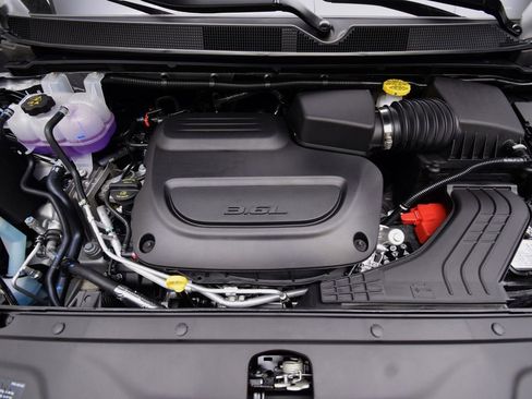 New 2026 Chrysler Pacifica Select w/ S Appearance Package image 30