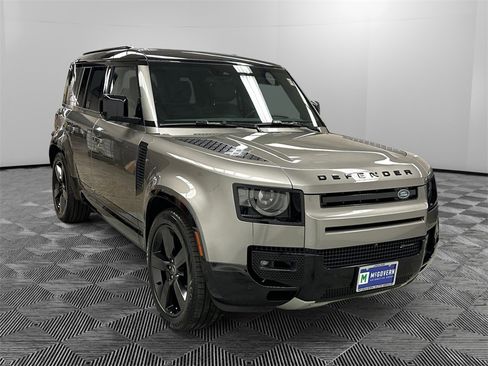 Used 2023 Land Rover Defender 110 X-Dynamic SE image 7