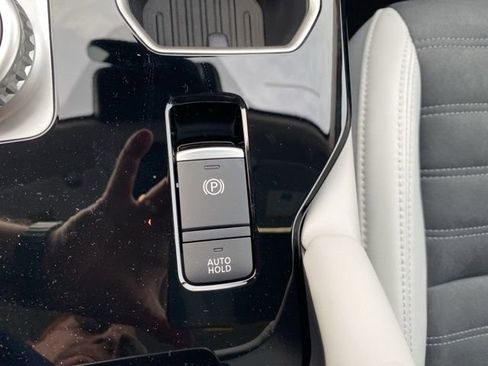 Used 2025 Mitsubishi Outlander SE image 34