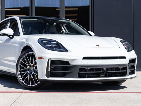 Certified 2026 Porsche Panamera 4 AWD/4WD image 9