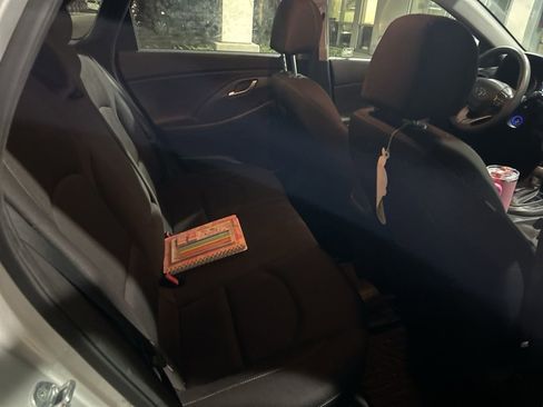 Used 2018 Hyundai Elantra GT image 11