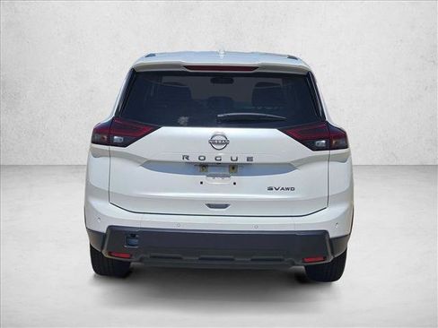 Used 2024 Nissan Rogue SV AWD/4WD image 6