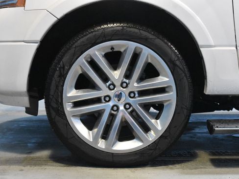 Used 2017 Ford Expedition Platinum image 27