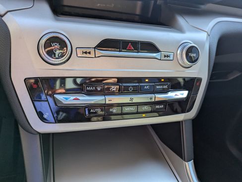 Used 2023 Ford Explorer XLT w/ Equipment Group 202A image 19