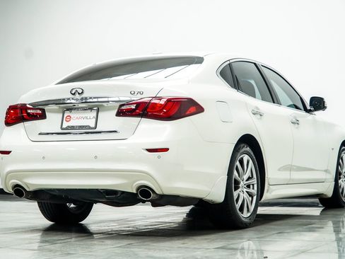 Used 2015 INFINITI Q70 3.7 RWD image 12
