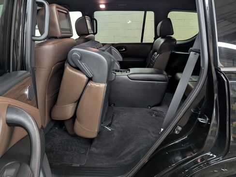 Used 2020 Nissan Armada Platinum image 8