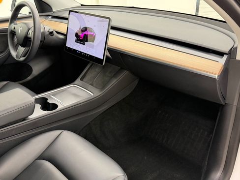 Used 2023 Tesla Model Y Long Range image 15