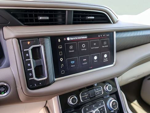 Used 2023 GMC Yukon Denali w/ Denali Reserve Package AWD/4WD image 16