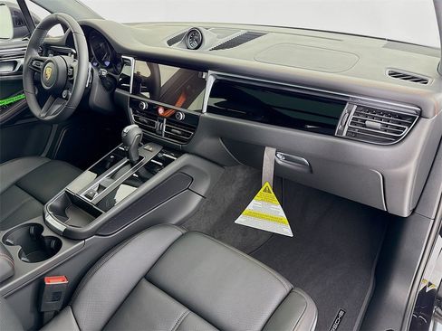 New 2026 Porsche Macan Turbo image 32
