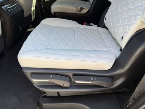 Used 2026 Cadillac Escalade Platinum Sport w/ LPO, ONYX Package image 34