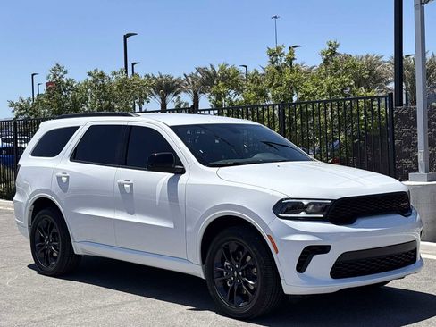 Used 2025 Dodge Durango GT w/ Blacktop Package AWD/4WD image 2