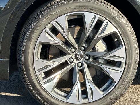 New 2026 Audi Q8 Premium Plus image 24