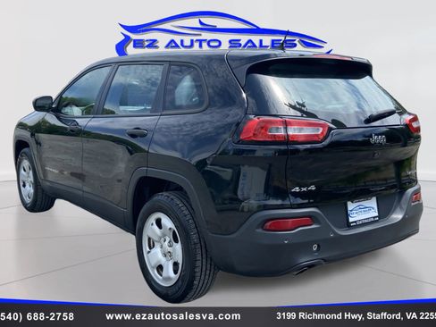 Used 2017 Jeep Cherokee Sport w/ Safety Group AWD/4WD image 7