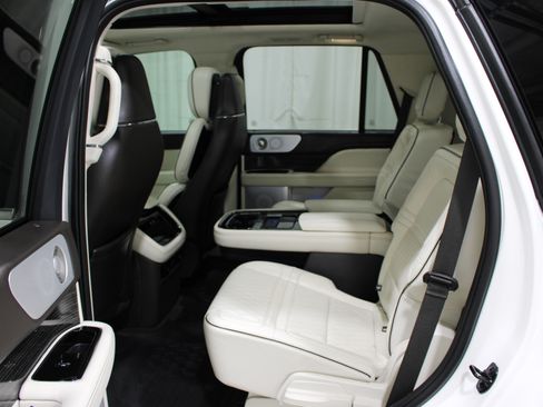 Used 2023 Lincoln Navigator Black Label AWD/4WD image 17