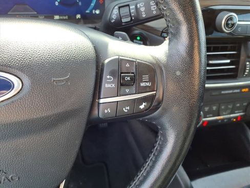 Used 2020 Ford Escape Titanium image 19