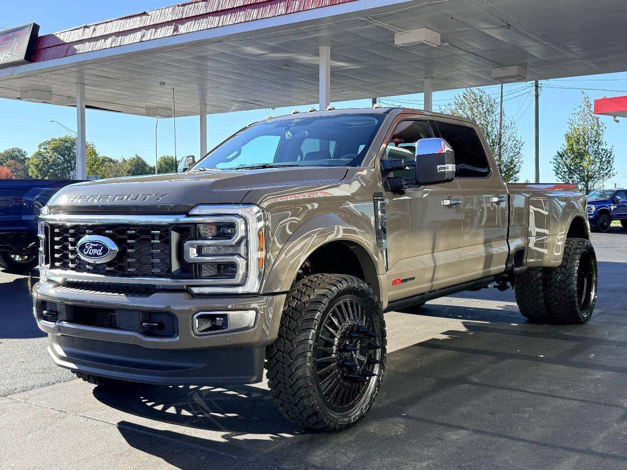 Used 2027 Ford F450 Platinum w/ Platinum Plus Package AWD/4WD image 6