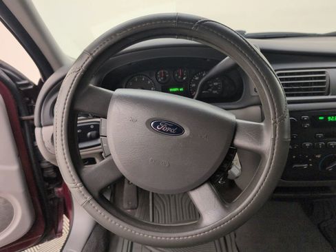 Used 2005 Ford Taurus SE FWD image 31
