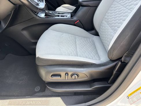 Used 2019 Chevrolet Equinox LT FWD image 19