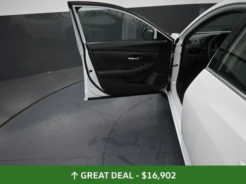 Used 2024 Nissan Sentra SV image 24