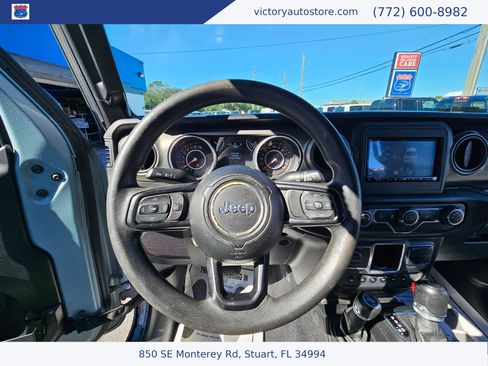 Used 2018 Jeep Wrangler Unlimited Sport image 29