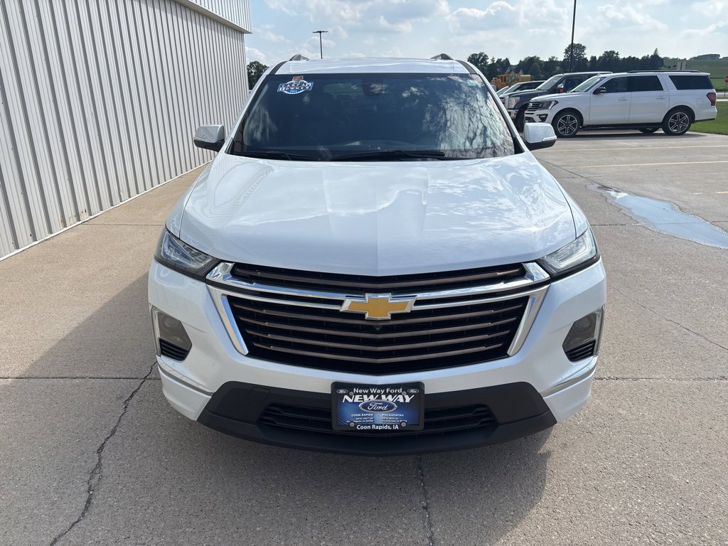 Used 2023 Chevrolet Traverse High Country FWD image 2