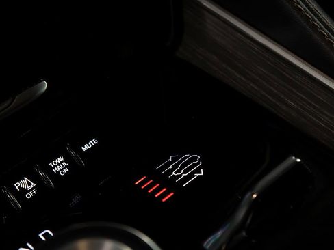 Used 2024 Jeep Wagoneer L Series III w/ Flexible Seating Group image 42