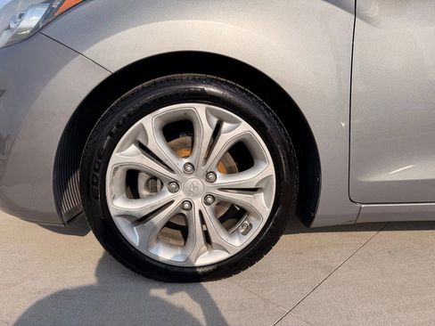 Used 2015 Hyundai Elantra GT w/ Option Group 03 image 10