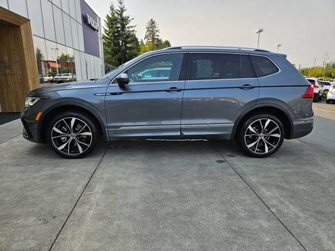 Used 2023 Volkswagen Tiguan SEL R-Line AWD/4WD image 8
