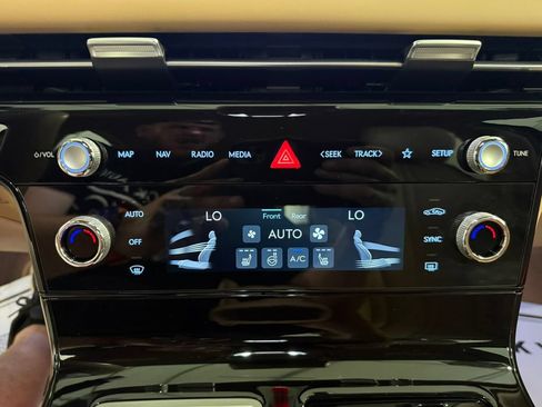 Certified 2025 Genesis G80 2.5T AWD/4WD image 38