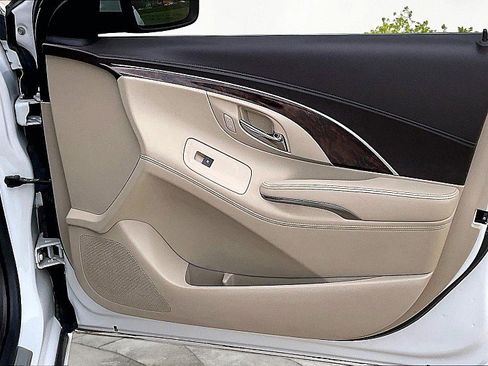 Used 2016 Buick LaCrosse Leather FWD image 27