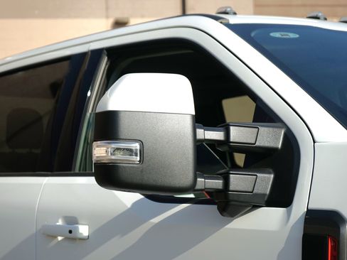 Used 2023 Ford F250 Lariat AWD/4WD image 5