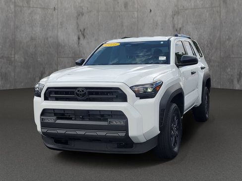 Used 2025 Toyota 4Runner SR5 AWD/4WD image 3