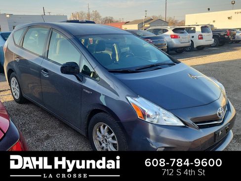 Used 2014 Toyota Prius V Three image 1