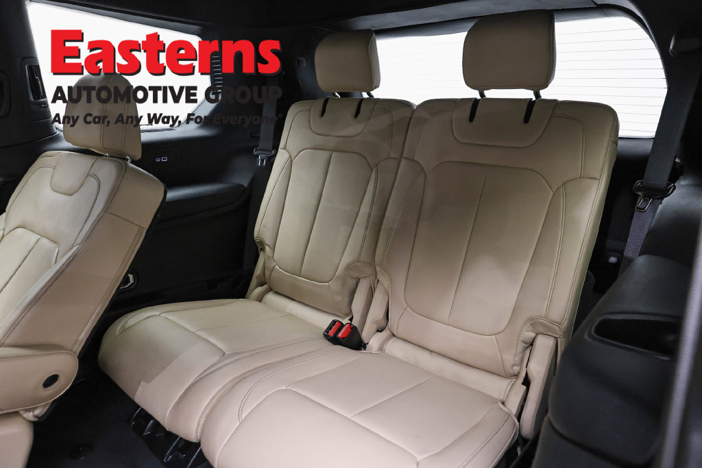 Used 2023 Jeep Grand Cherokee L Limited AWD/4WD image 28