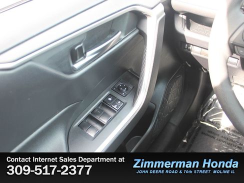 Used 2019 Toyota RAV4 XLE w/ Convenience Package AWD/4WD image 15