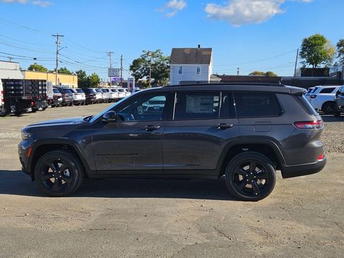 New 2025 Jeep Grand Cherokee L Altitude image 2