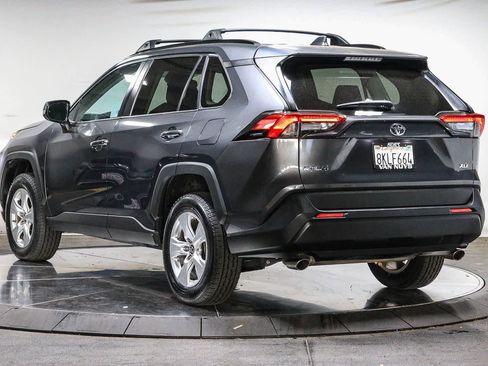 Certified 2019 Toyota RAV4 XLE w/ Convenience Package FWD image 3