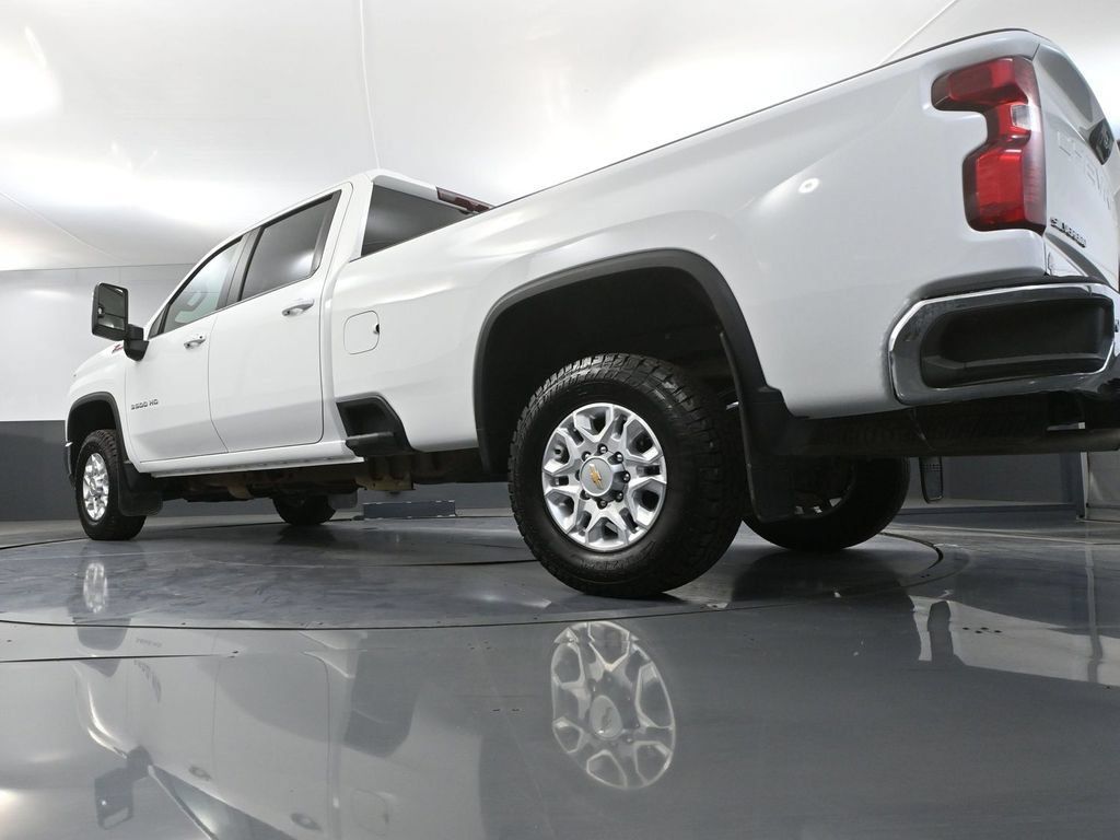 Used 2025 Chevrolet Silverado 3500 LT w/ Safety Package AWD/4WD image 39