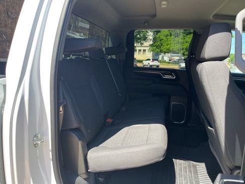 Used 2025 Chevrolet Silverado 2500 LT w/ Convenience Package AWD/4WD image 17