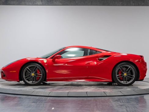 Used 2018 Ferrari 488 GTB RWD image 41