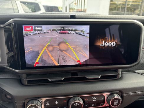 Used 2024 Jeep Wrangler Unlimited Rubicon 392 AWD/4WD image 22