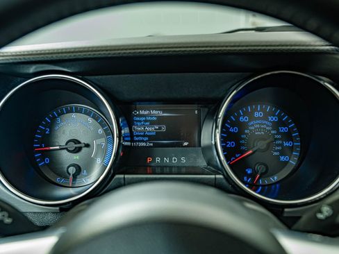 Used 2017 Ford Mustang Premium RWD image 28