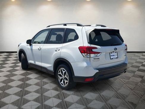 Used 2020 Subaru Forester Premium AWD/4WD image 7