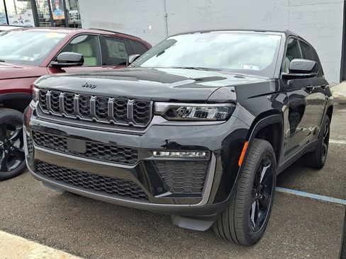 New 2026 Jeep Grand Cherokee Limited AWD/4WD image 3