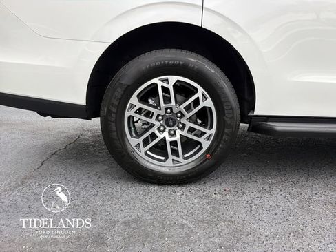New 2026 Ford Expedition Active RWD image 32